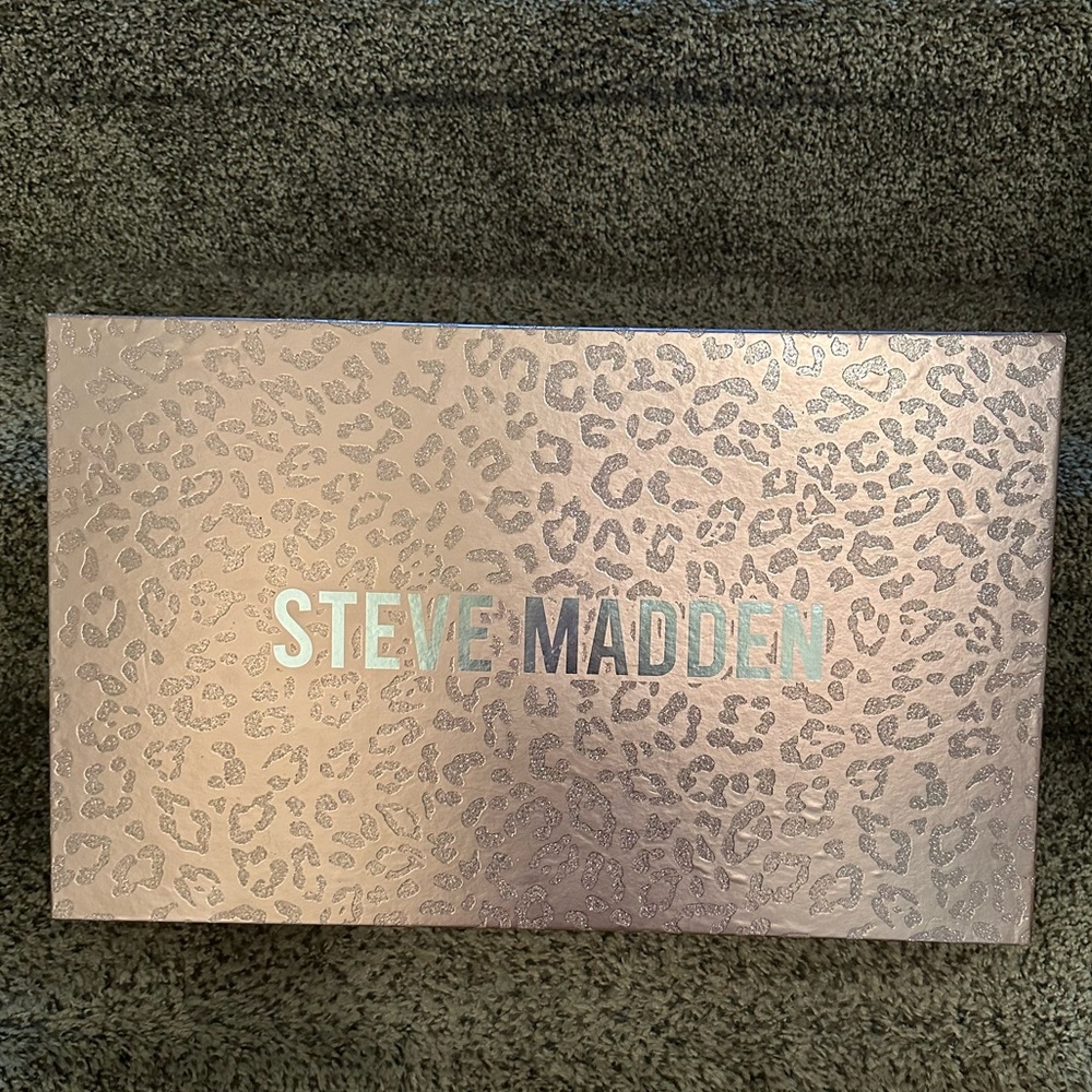 NEW Steve Madden Scarf and hat set